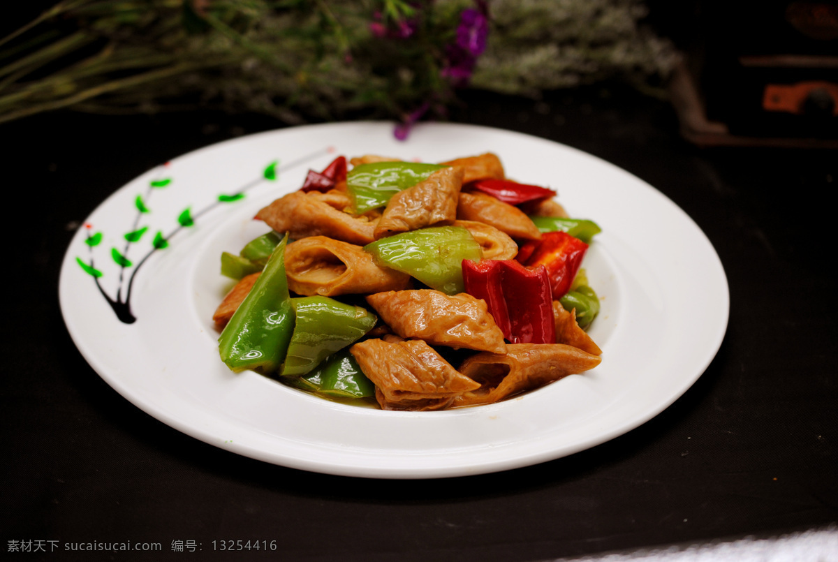 尖椒 肥肠 辣炒肥肠 猪肥肠 辣椒 餐饮美食 传统美食