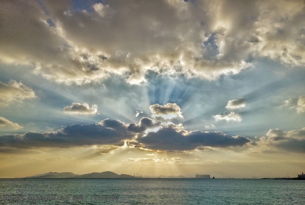 光芒万丈 云彩 天空 太阳 耶稣光 光芒 大海 手机摄影 自然景观 山水风景