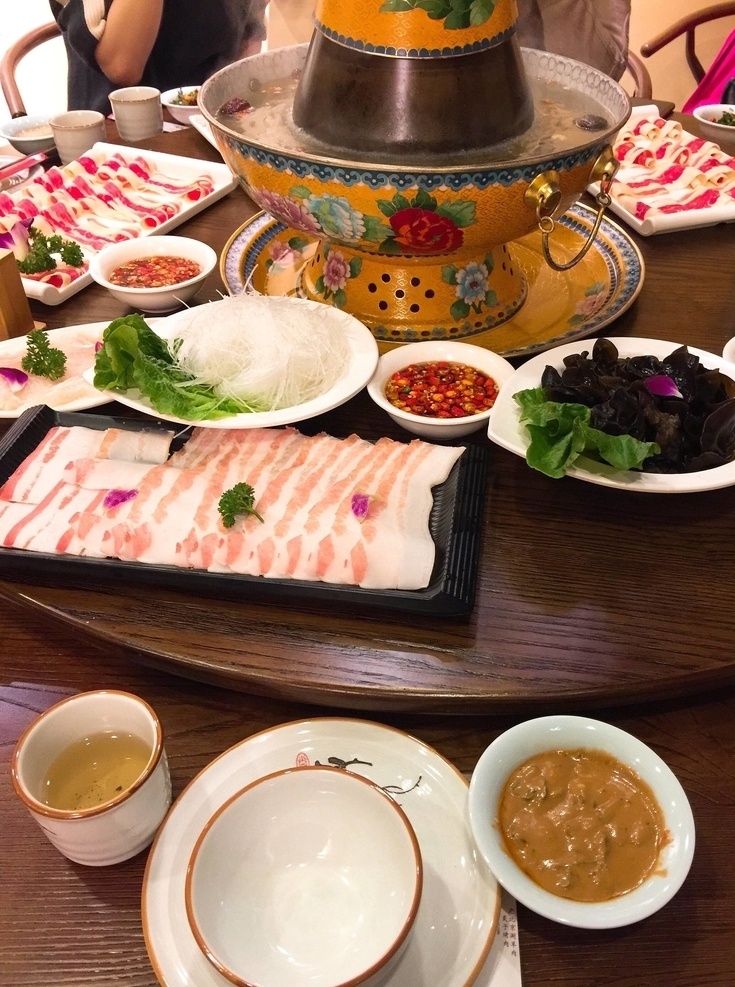 涮 火锅 新鲜 羊肉 涮火锅 新鲜羊肉卷 涮羊肉 涮锅 火锅涮菜 火锅羊肉 火锅粉丝 火锅烧饼 火锅生菜 火锅金针菇 火锅大虾 火锅丸子 火锅土豆 火锅菜品 火锅配菜 火锅食材 羊肉卷 肥羊卷 鲜羊肉 餐饮美食 传统美食