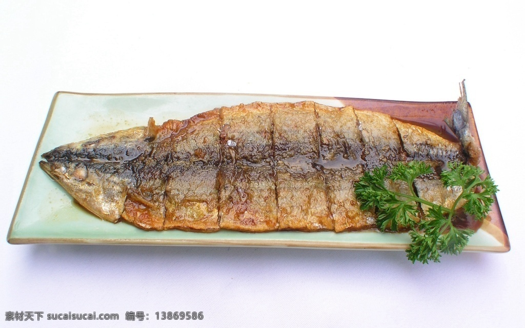 煎秋刀鱼 美食 传统美食 餐饮美食 高清菜谱用图