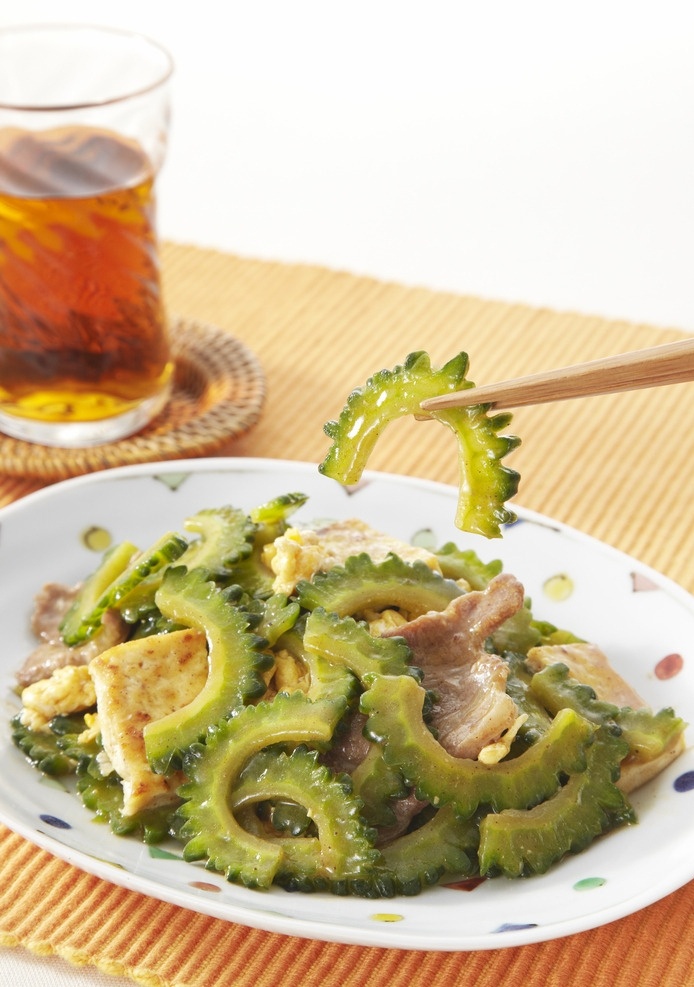 苦瓜炒肉片 苦瓜 炒肉片 肉片 豆腐 碗筷 筷子 美食 餐具 饮食 餐饮 餐食 午餐 美味 文化 底蕴 菜系 美食摄影 餐饮美食 传统美食