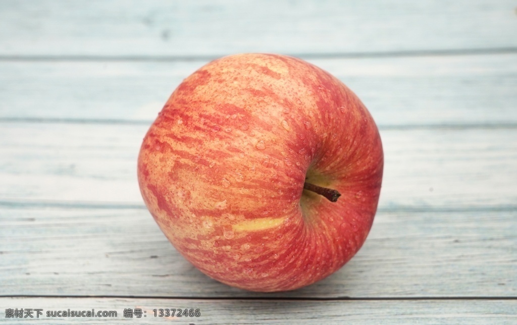 苹果 高清 大图 水果 水果图 红苹果 水果素材 苹果素材 苹果特写 紫色背景 苹果图片 苹果棚拍 苹果高清图 水果高清图 苹果图片下载 苹果设计素材 水果设计素材 生物世界