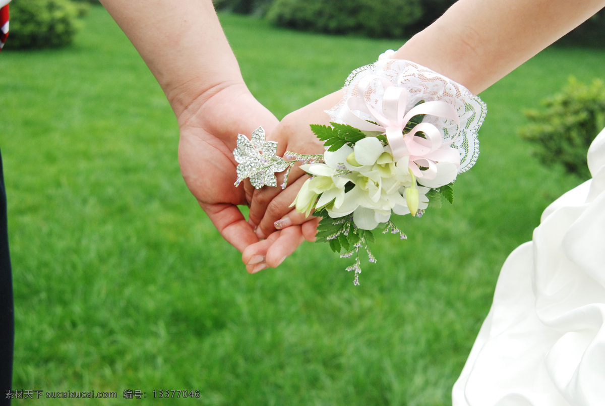 结婚 牵手 草地 人物摄影 人物图库 结婚牵手 手腕花 psd源文件 婚纱 儿童 写真 相册 模板