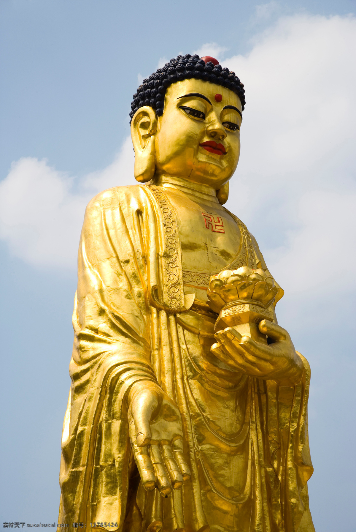 哈尔滨极乐寺 佛像 黑龙江 哈尔滨 极乐寺 寺庙 庙宇 古寺 佛祖 雕塑 金雕 金像 雕像 蓝天 天空 白云 建筑 建筑园林