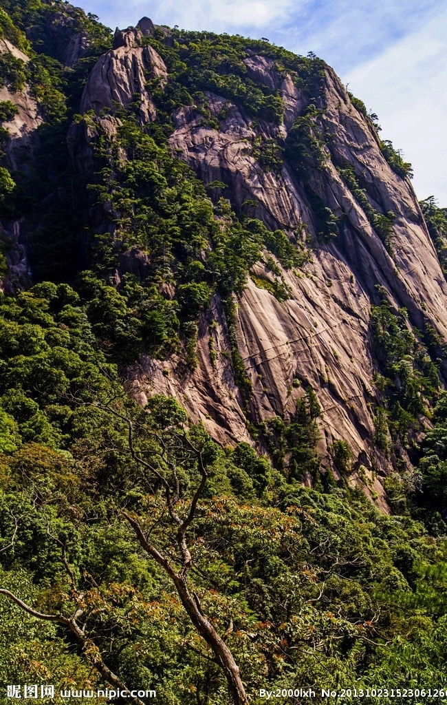 黄山 安徽 蓝天 白云 高山 绿树 世界文化 自然遗产 名胜古迹 黟山 地质公园 第一奇山 旅游 自助游 国内旅游 旅游摄影