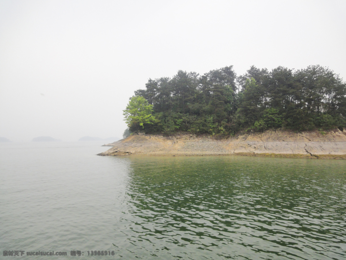 背景 风景 国内旅游 湖水 剪影 旅游 旅游摄影 山脉 西湖 风景图片 西湖风景 天空 植物 树木 psd源文件
