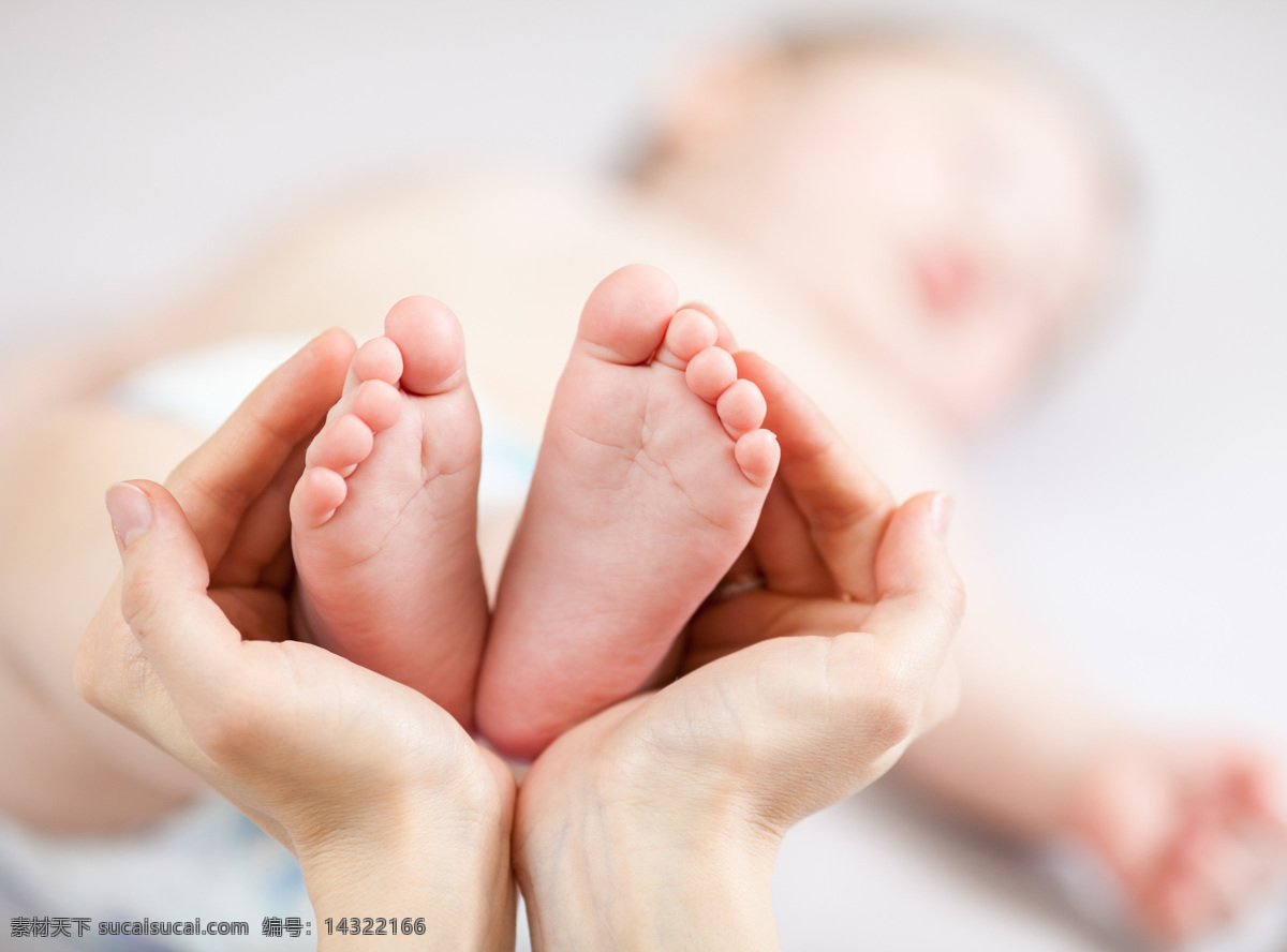 捧 在手 心里 婴儿 双脚 捧在手心里 婴儿双脚 双手 肢体 儿童图片 人物图片