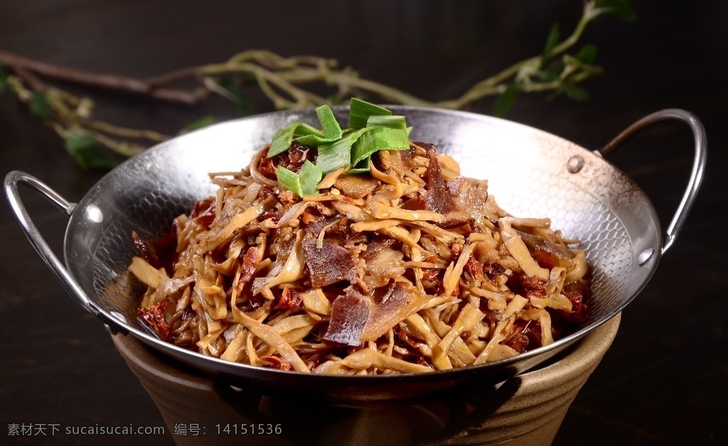 干 锅 腊肉 油 焖 笋 干锅 油焖笋 特色 美味 风味 极品 自制 秘制 餐饮美食 传统美食