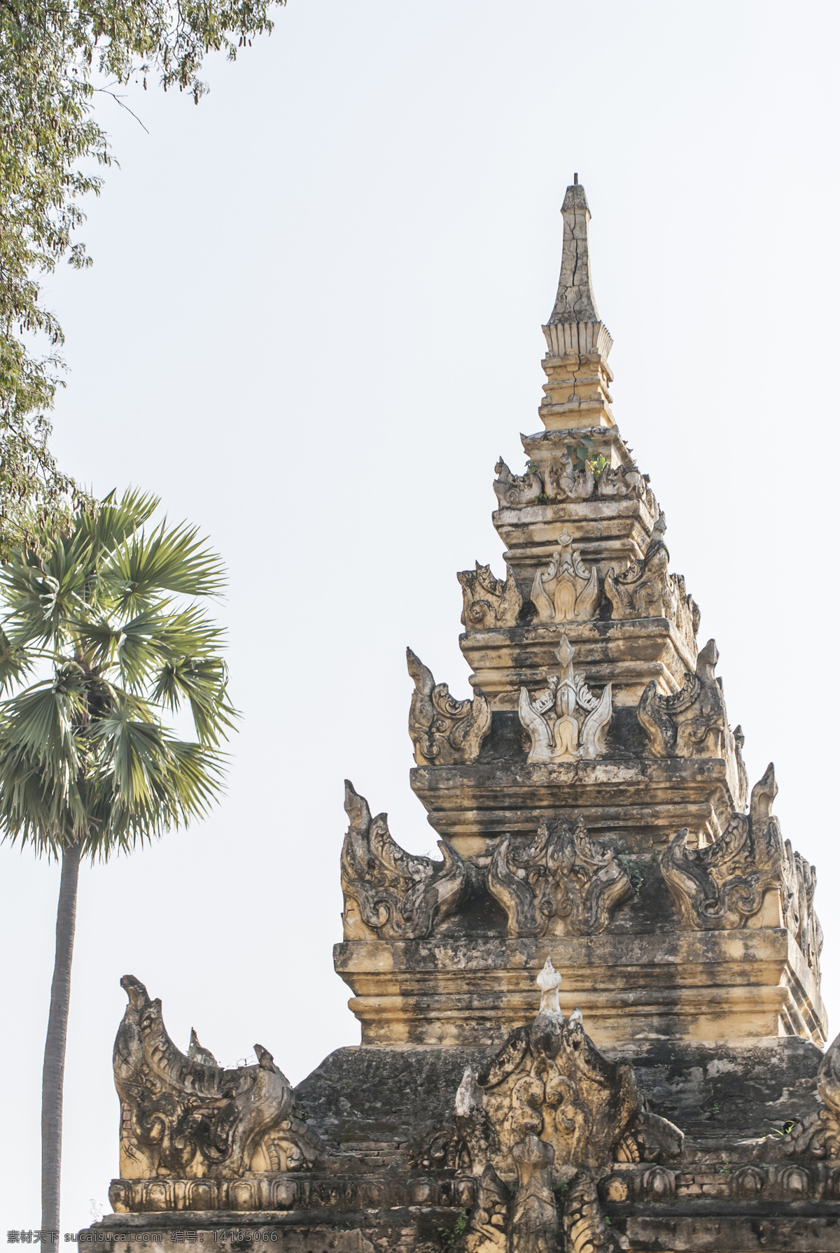 佛塔塔尖 缅甸 瓦城 曼德勒 寺院 佛塔 塔尖 蓝天 大树 曼德勒印象 国外旅游 旅游摄影