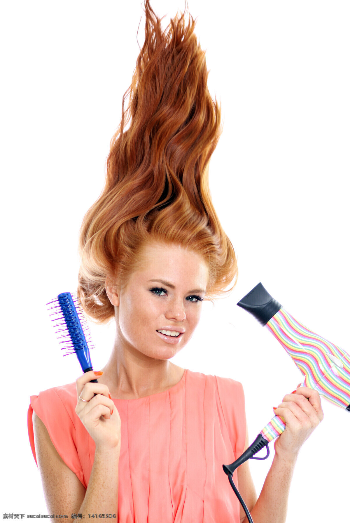 吹 头发 女人 外国女人 红发 吹风机 木梳 理发 美女图片 人物图片