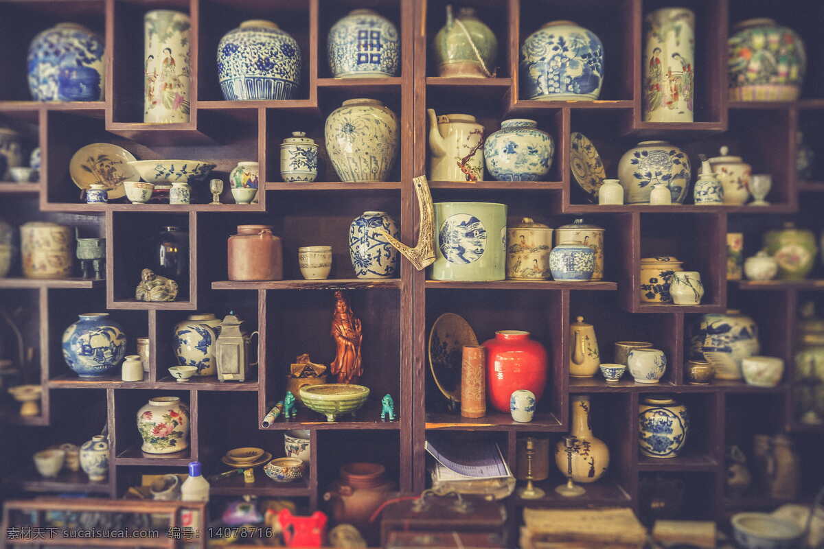 陶瓷货架图片 花瓶 木架 货架 中国 陶瓷 商店 出售 古董 手工品 陶器 cc0 公共领域 大图 生活百科 生活素材
